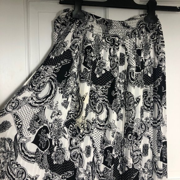 Diane Freis Women's Black and White Print Two-Piece Set - Picture 11 of 11